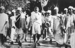 O que Gandhi fez de diferente?